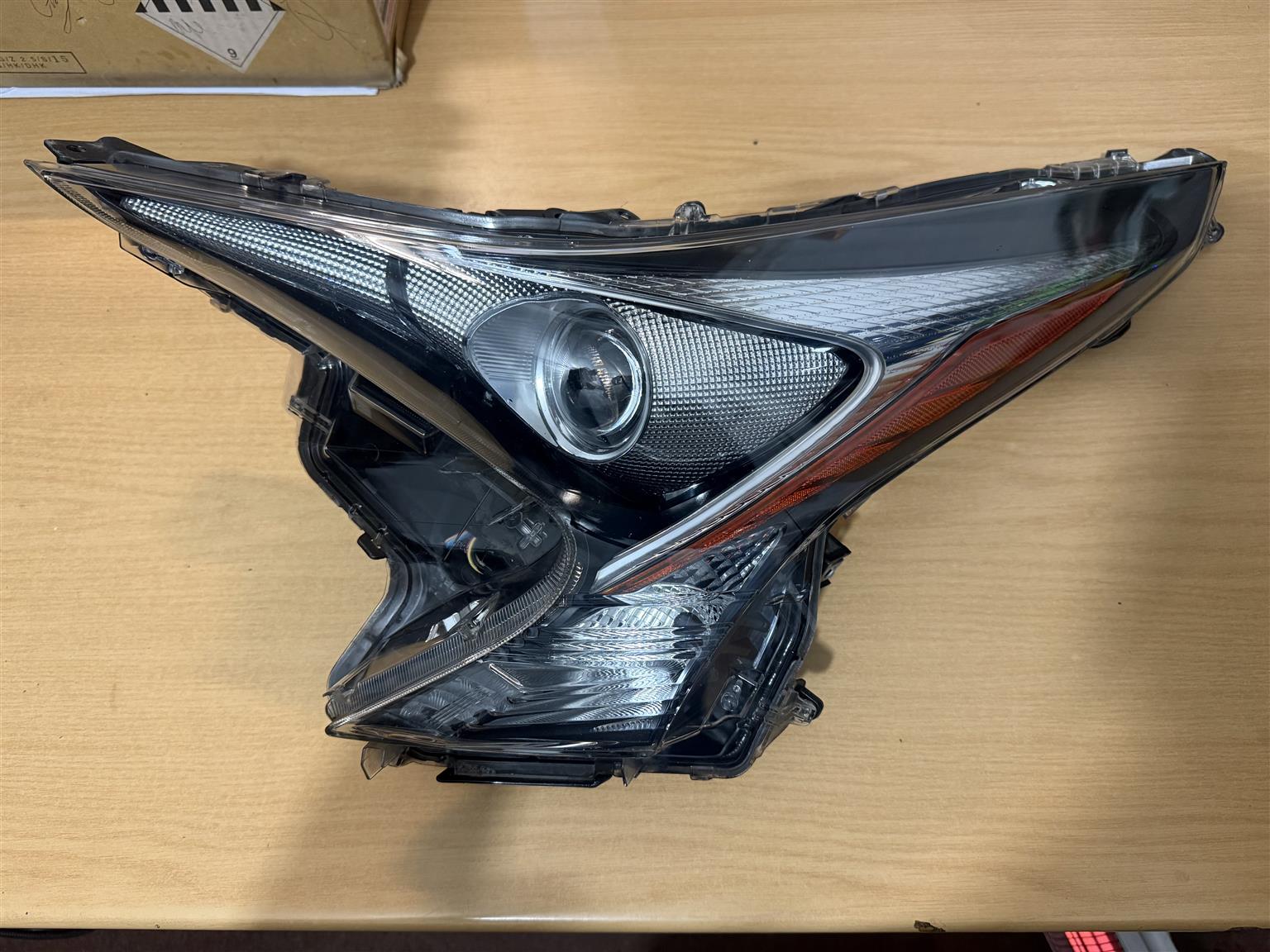 Toyota Prius Headlight - Private Seller Toyota Prius Headlight - Private Seller