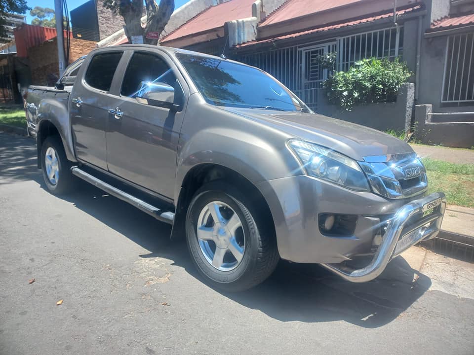 2015 ISUZUDL D-CAB KB300 DTEC DIESEL, MANUAL, GREY COLOR, MILEAGE  SPARE KE
