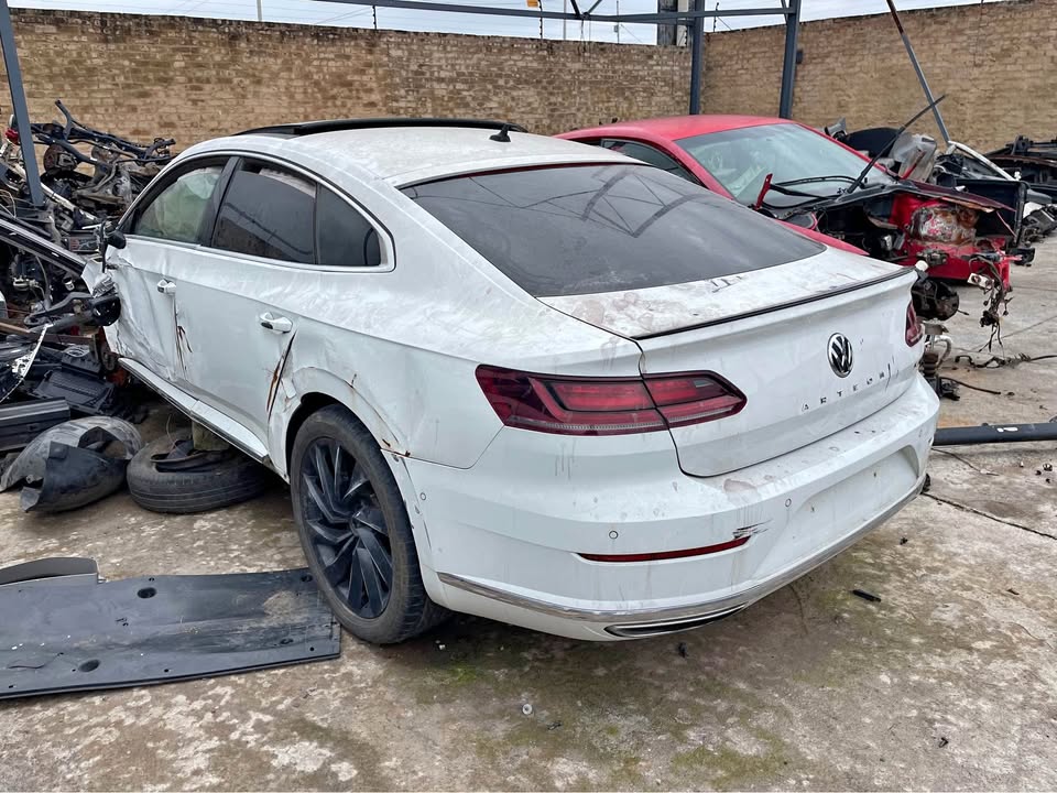 Vw Arteon stripping for spares Vw Arteon stripping for spares
