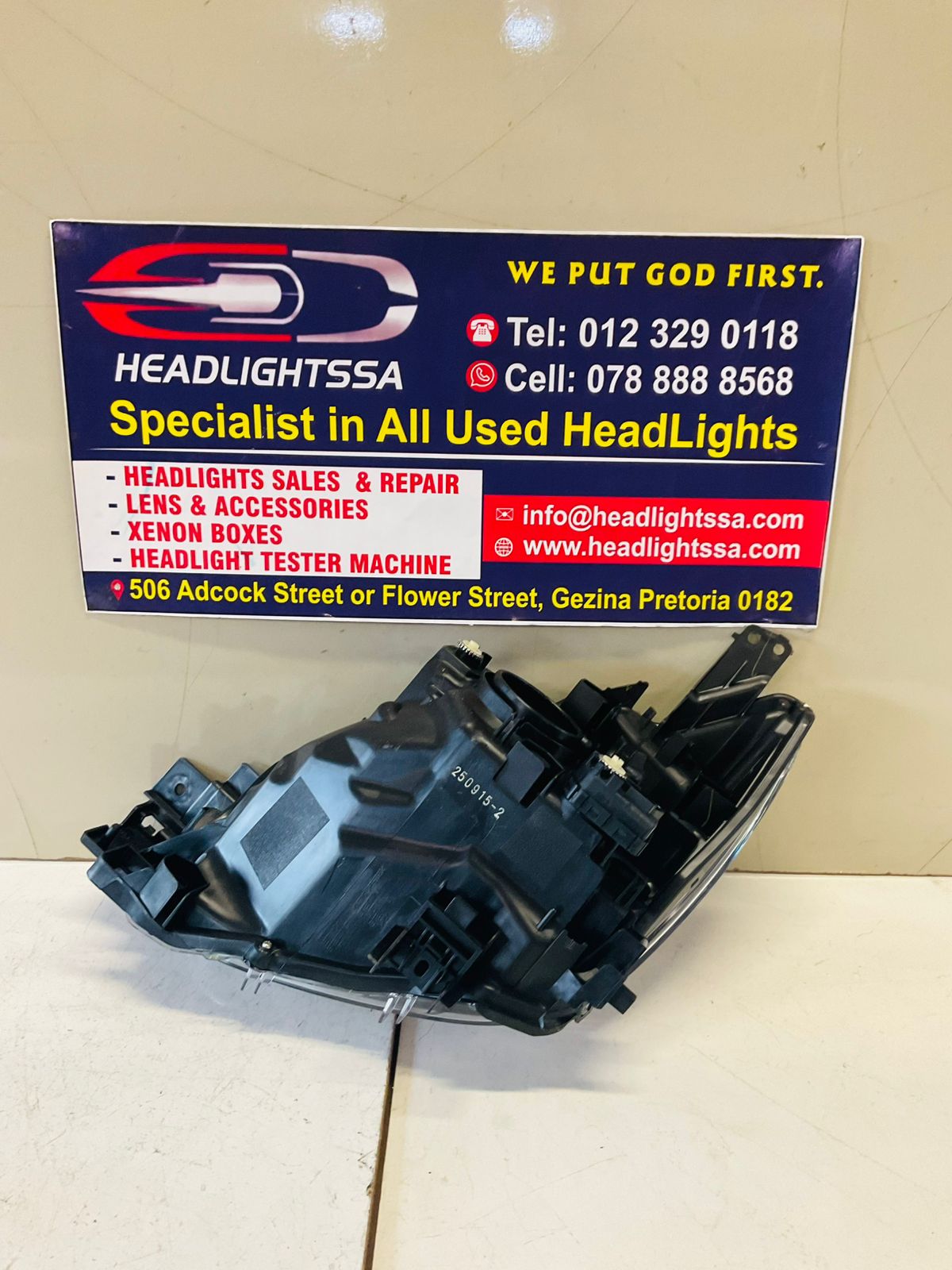 Mazda 2 active right side standard headlight (2015) - Private Seller Mazda 2 active right side standard headlight (2015) - Private Seller