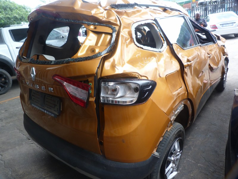 Renault Triber 1.0 Dynamique Manual Orange - 2023 STRIPPING FOR SPARES - Private Seller