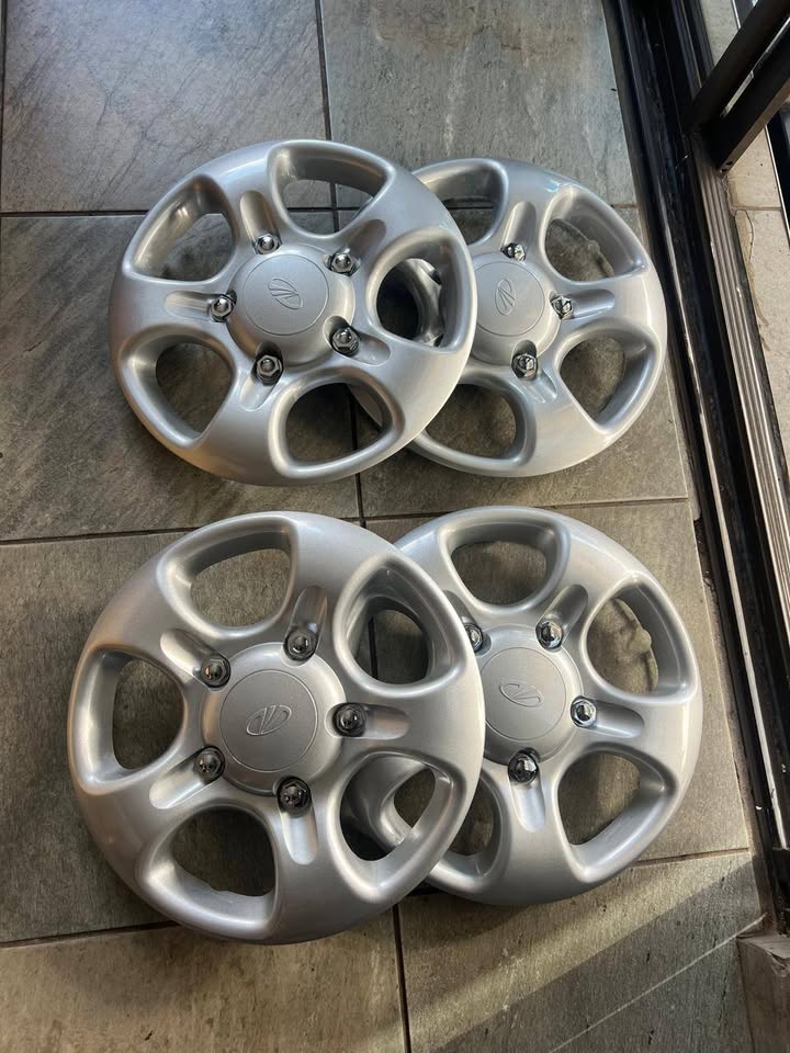 Mahindra wheel caps available - Private Seller