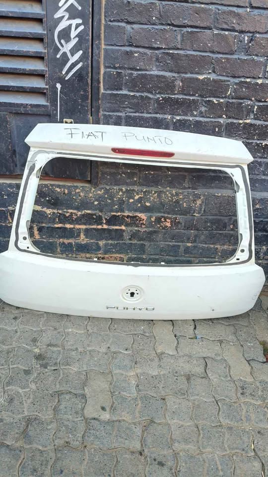 Fiat Punto tailgate - Private Seller Fiat Punto tailgate - Private Seller