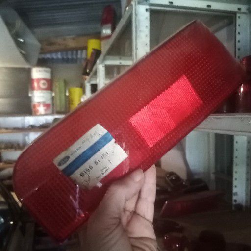 Mondeo, tail light lens - Private Seller Mondeo, tail light lens - Private Seller