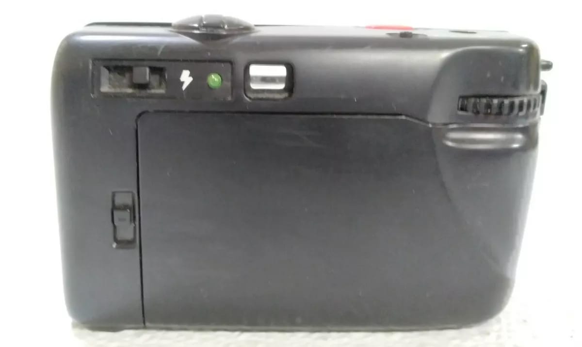 Vintage point and shoot camera: Vivitar PS33 Vintage point and shoot camera: Vivitar PS33