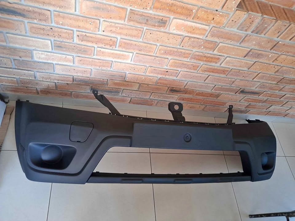 NISSAN  NP200  12/24 BRAND NEW FRONT BUMPERS FORSALE