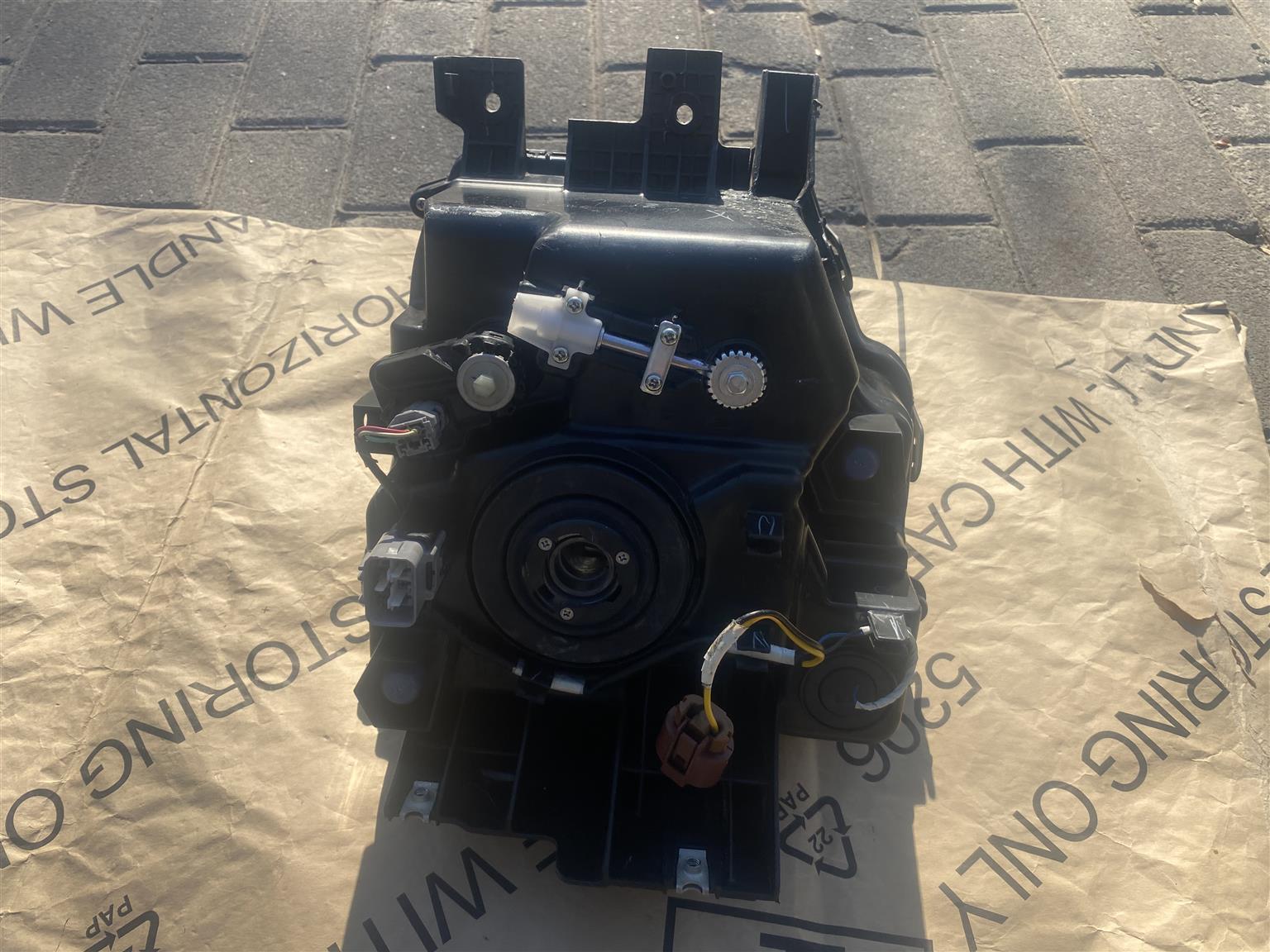 2025 TOYOTA URBAN CRUISER HEADLIGHT LEFT SIDE FOR SALE. IN PRISTINE CONDITION