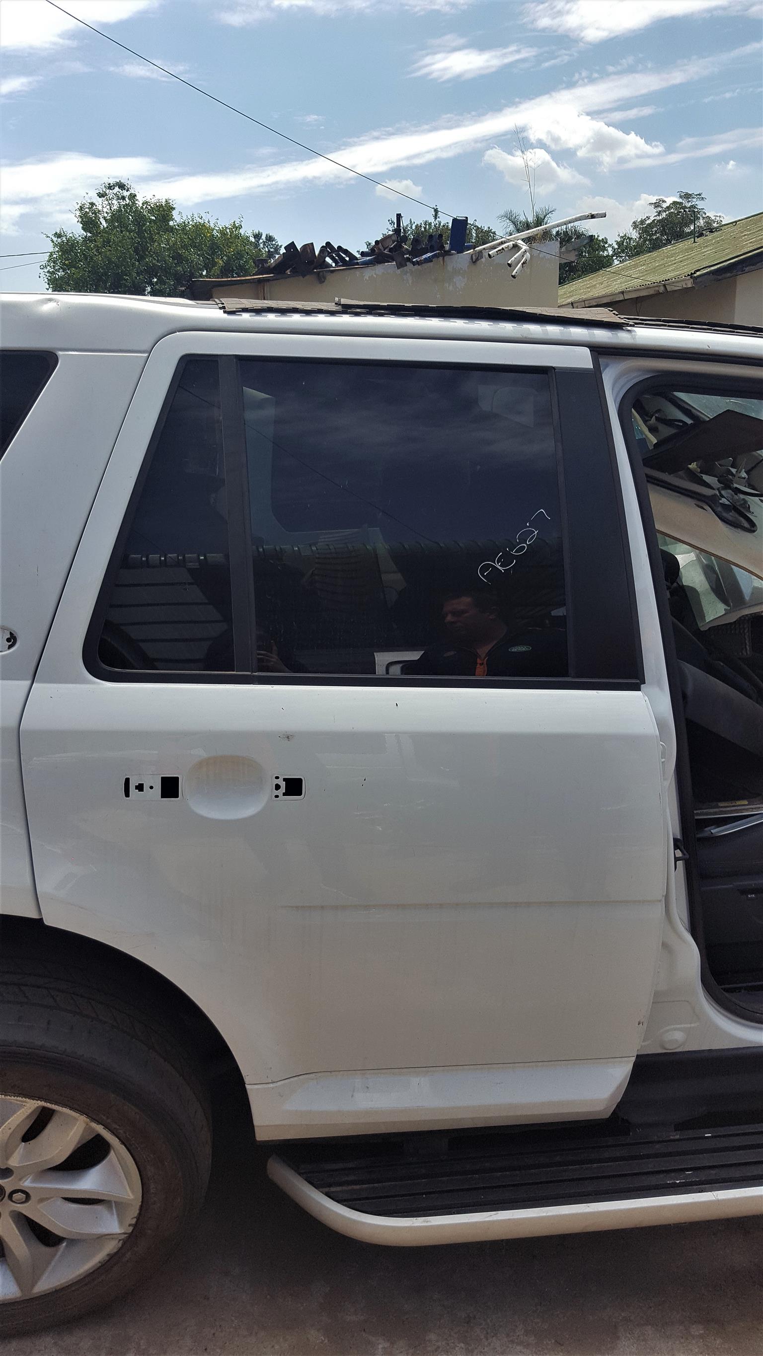 Rear Doors for Land Rover Discovery 3, 4, Freelander, Range Rover | Auto Ezi