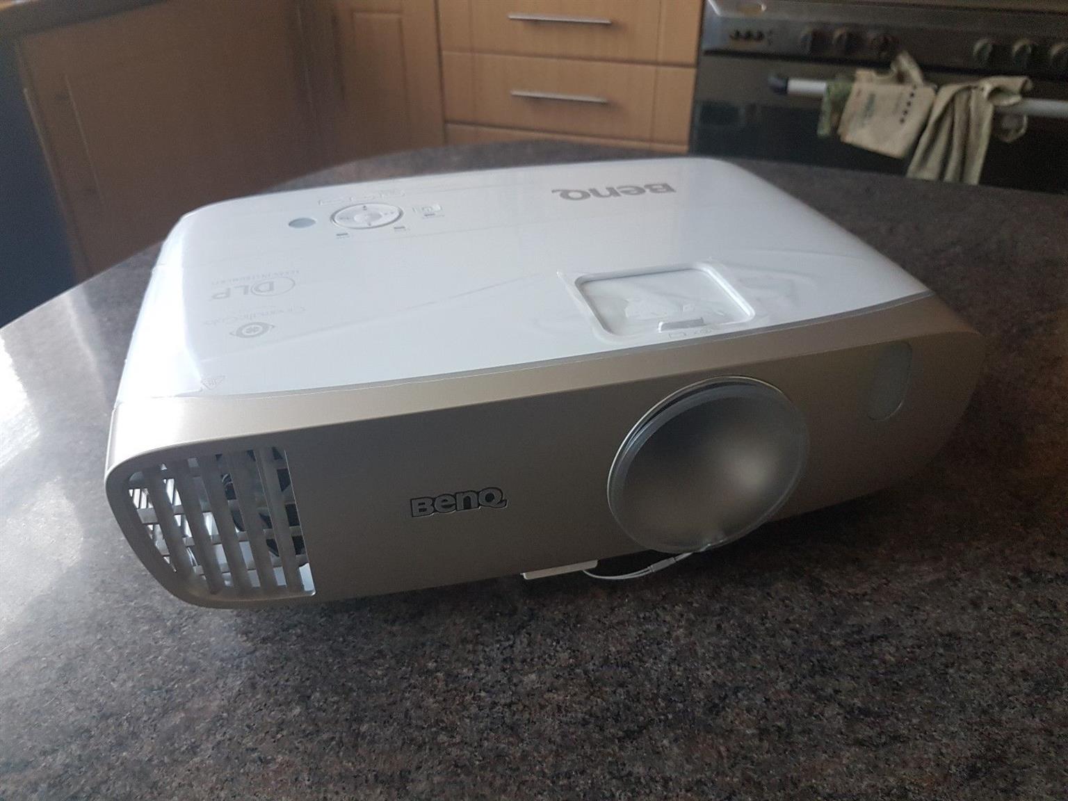 Benq W2000 Fhd 3d Home Theatre Projector For Sale Junk Mail