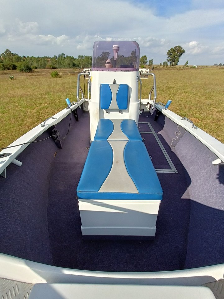PRICE DROP - Beautiful Tarpon Monohull with Twin 60Hp Yamaha Motors - Private Seller