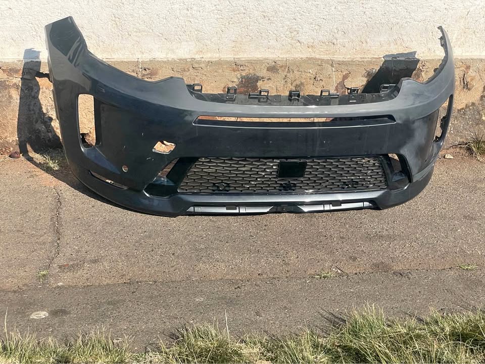 Land Rover discovery Spot front bumper from 2015 - Private Seller Land Rover discovery Spot front bumper from 2015 - Private Seller