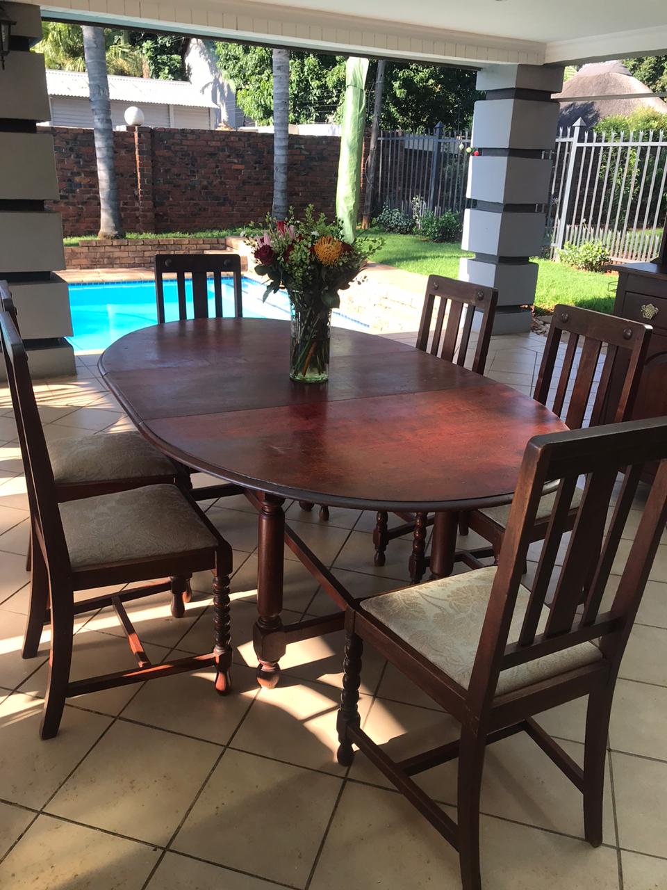 ornate dining room table