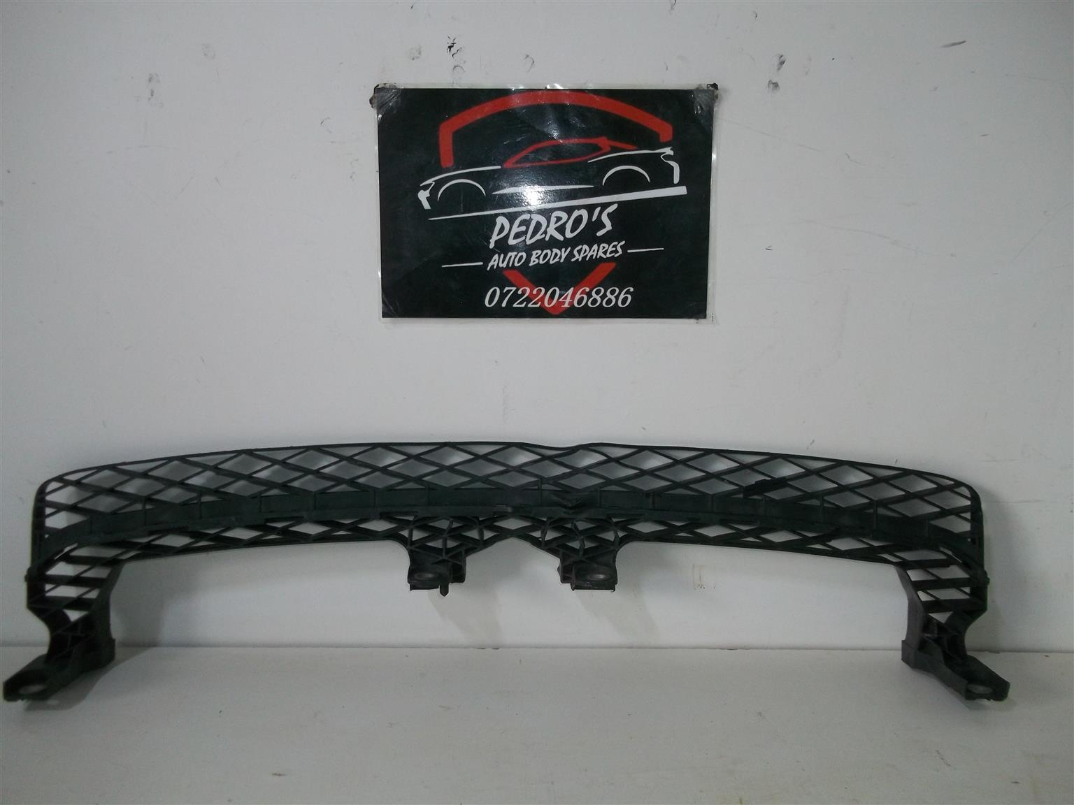 VW Passat (B7) front bumper mounting bracket - Private Seller VW Passat (B7) front bumper mounting bracket - Private Seller