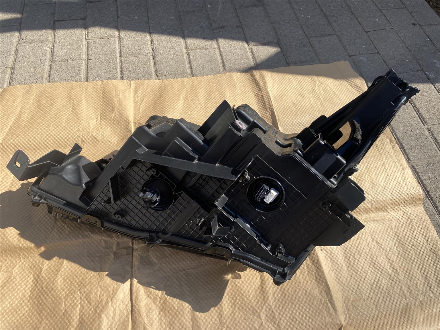 2022 LEXUS LX570 FULL LED HEADLIGHT RIGHT SIDE FOR SALE. IN PRISTINE CONDITION