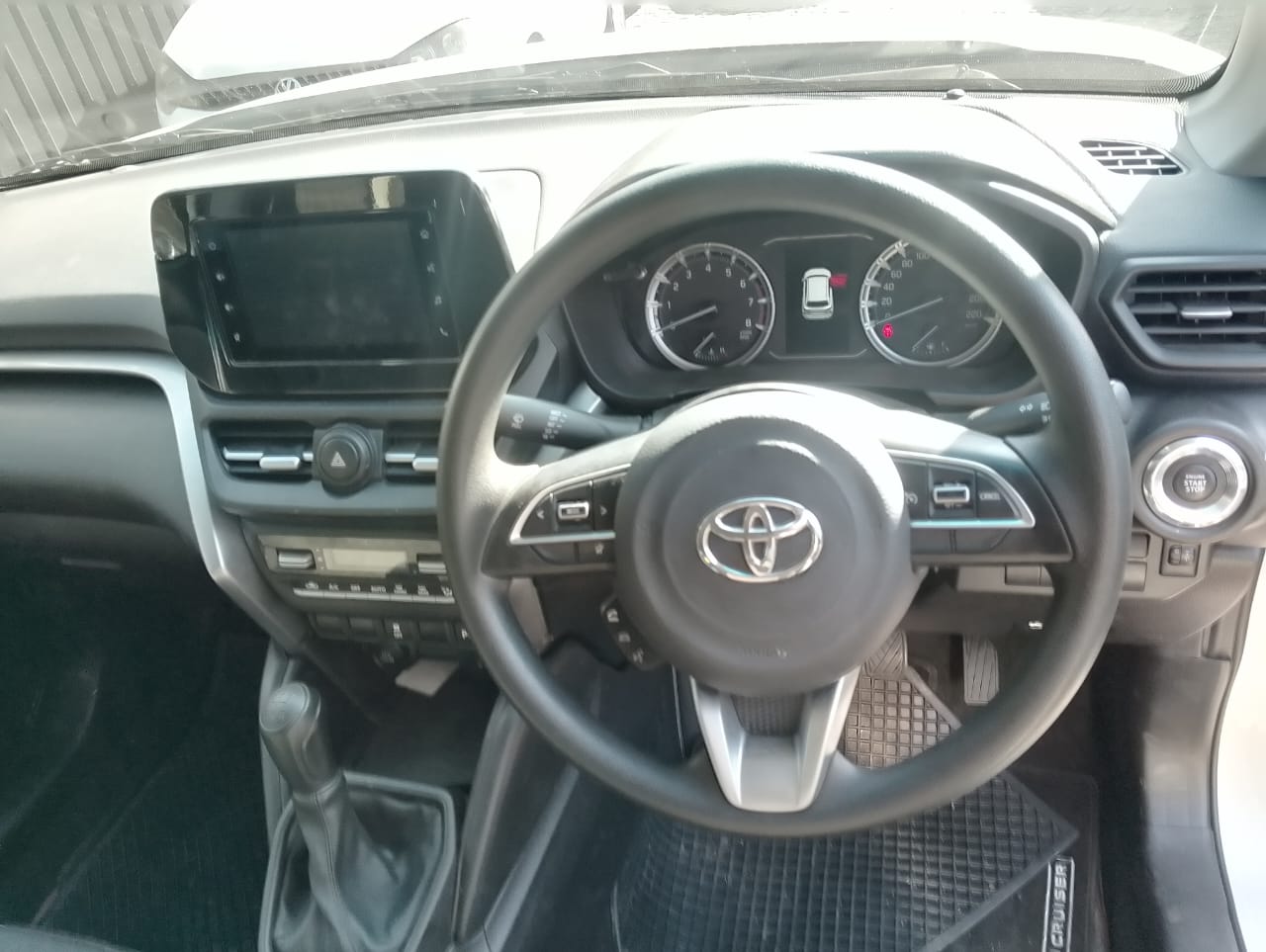 2024 Toyota Urban Cruiser 1.5 Xs 77KW MINI SUV Manual 4,000km Cloth Seats, Tow B