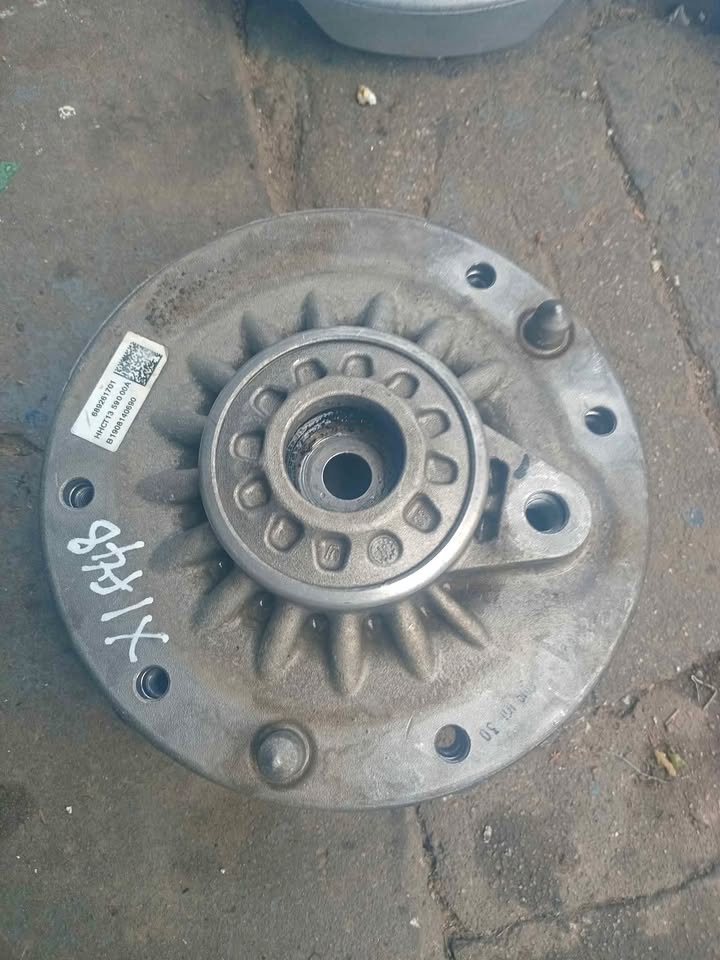 Bmw f48 shock mounting in good working condition original bmw parts ready to use - Private Seller Bmw f48 shock mounting in good working condition original bmw parts ready to use - Private Seller