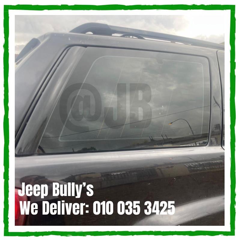 Rear Glass Pannels From Stripped Jeep Grand Cherokee WJ 4.7 - Jeep Spares - Private Seller Rear Glass Pannels From Stripped Jeep Grand Cherokee WJ 4.7 - Jeep Spares - Private Seller