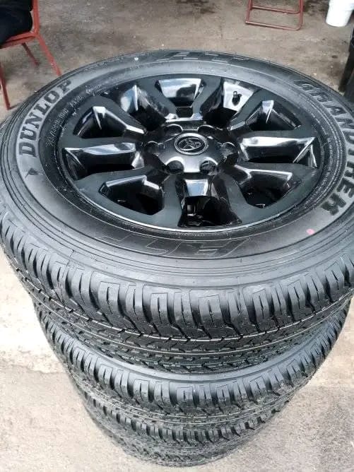 18" Toyota Legend 50 RS original mags with brand new 265/60/18 Dunlop Grandtrek - Private Seller 18" Toyota Legend 50 RS original mags with brand new 265/60/18 Dunlop Grandtrek - Private Seller