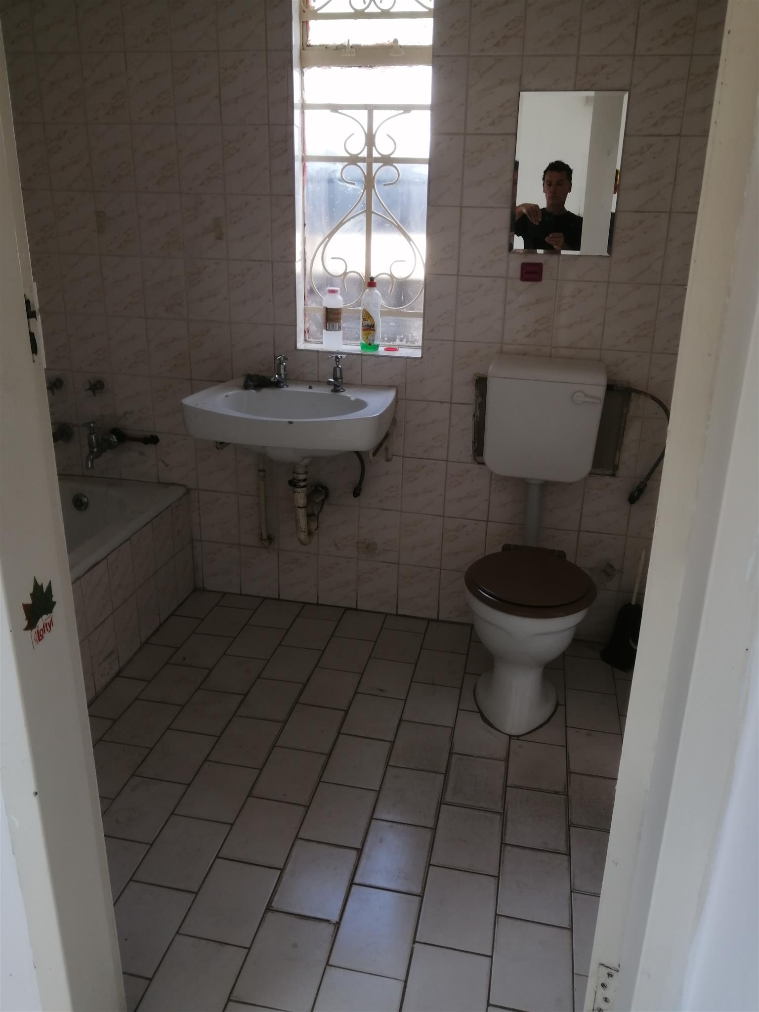 2 BED 1 BATH HOUSE IN TOWNSVIEW, JHB SOUTH Junk Mail