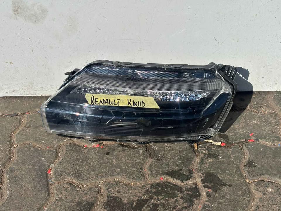 Renault kwid headlight - Private Seller Renault kwid headlight - Private Seller
