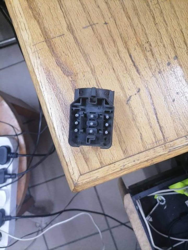 Bmw E46 Cluster and E46 Egnition Switch Sensor for Sale - Private Seller Bmw E46 Cluster and E46 Egnition Switch Sensor for Sale - Private Seller