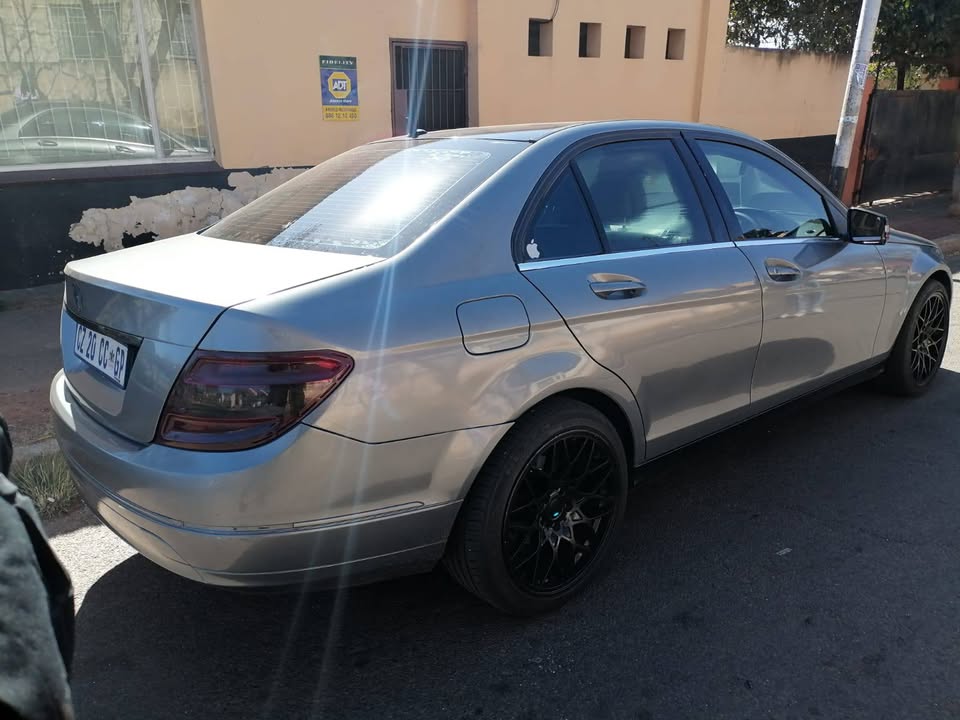 2010 MERCEDES BENZ C180 KOMPRESSOR AUTOMATIC TRANSMISSION IN EXCELLENT CONDITION