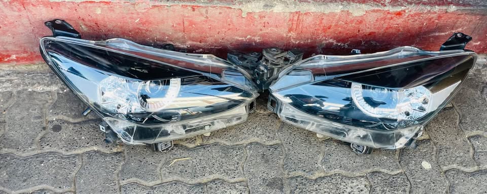 Mazda 2 headlights