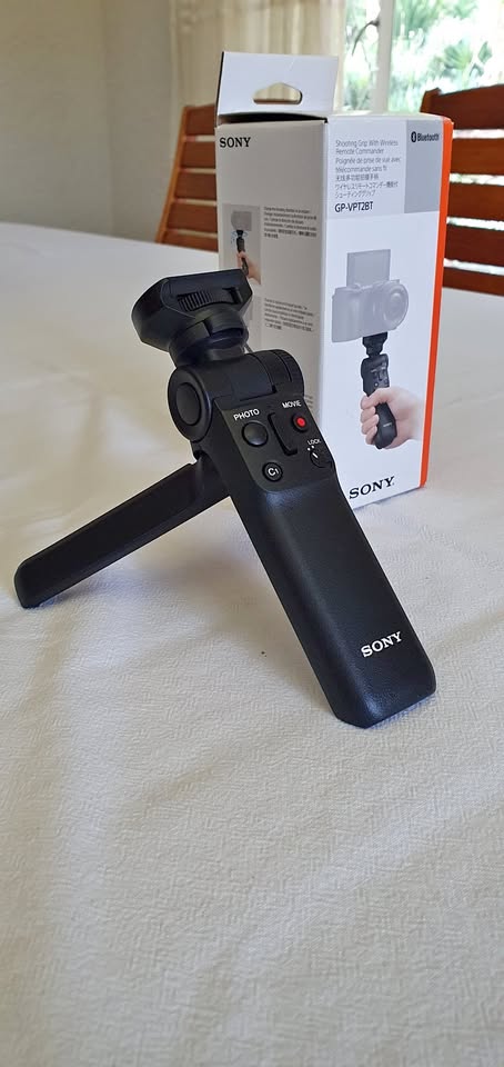 Sony Wireless Shooting Grip – Immaculate Condition Sony Wireless Shooting Grip – Immaculate Condition