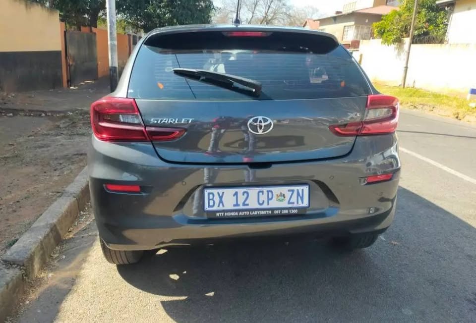 2023 TOYOTA STARLET 1.5 XS MANUAL WITH SERVICE BOOK AND REVERSE SENSORS