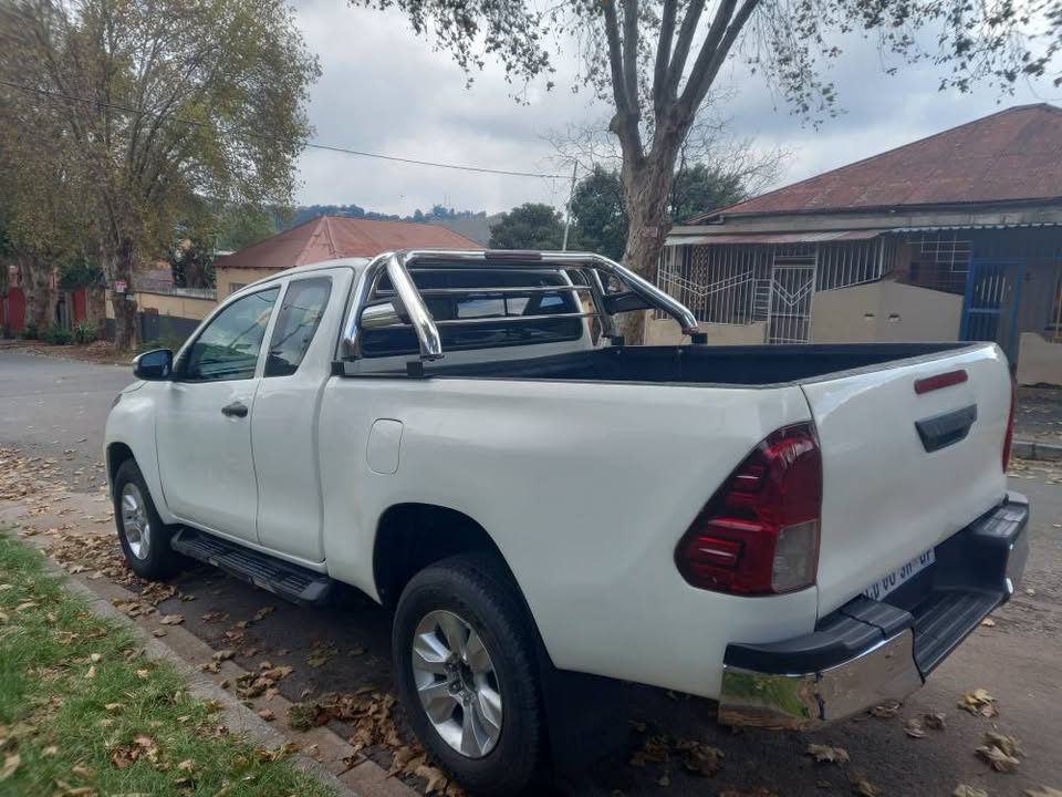 2019 TOYOTA HILUX SUPER CAB 2.4 GD6 DIESEL, 4X2 MANUAL, WHITE, 72000KM