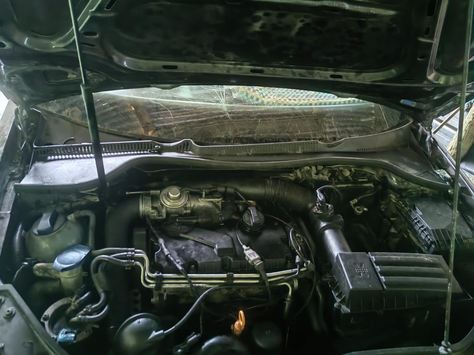 VW golf five TDI stripping engine good gearbox good - Private Seller VW golf five TDI stripping engine good gearbox good - Private Seller