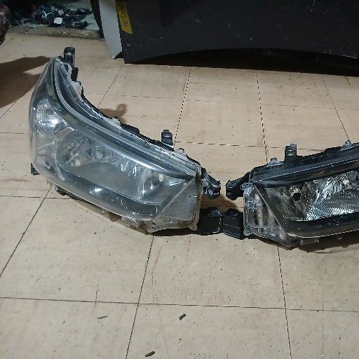 Toyota hilux gd6 headlight - Private Seller Toyota hilux gd6 headlight - Private Seller