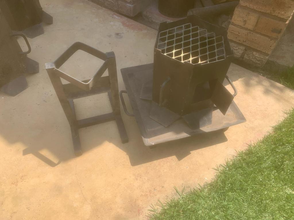 Potjie braai and wood cutter | Junk Mail