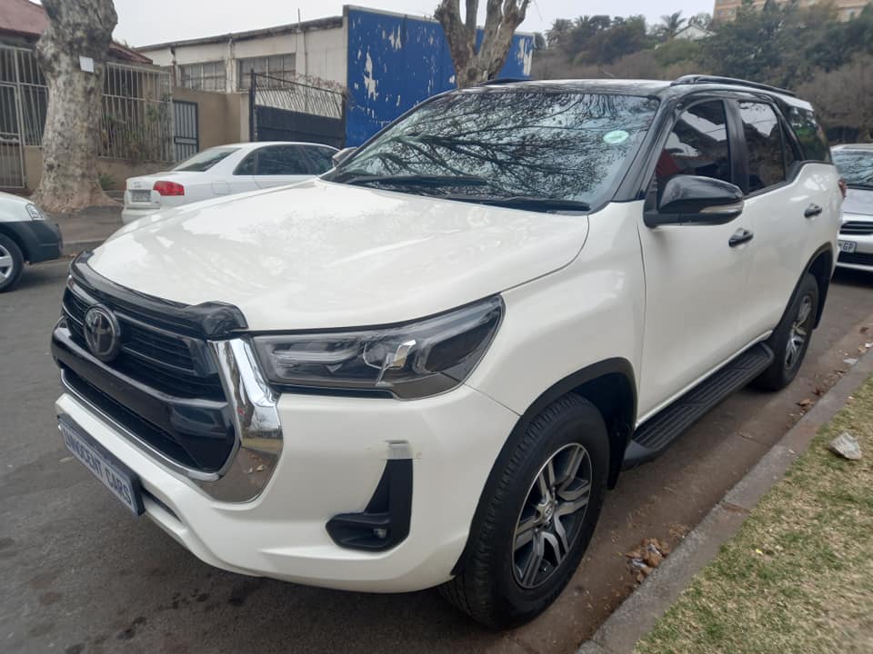 2016 TOYOTA FORTUNER 2.8 GD6 ENGINE DIESEL, D/C, AUTOMATIC 4X4, WHITE COLOR, 78,000KMS