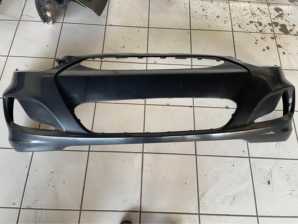 Hyundai accent Front bumper