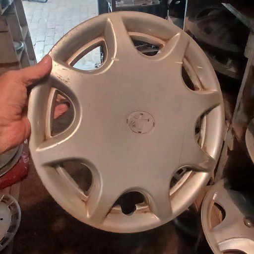 Toyota wheel cap - Private Seller Toyota wheel cap - Private Seller