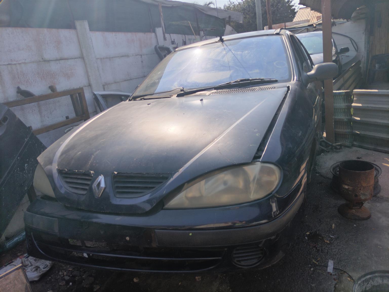 Stripping 4 SPARES Renault megane - Private Seller