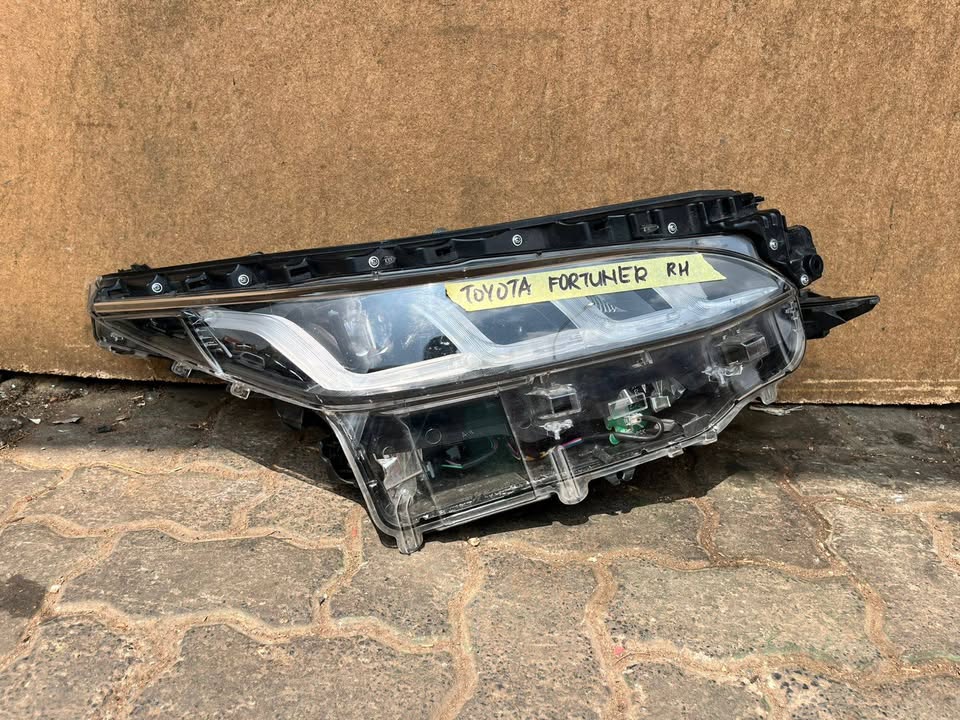 Toyota Fortuner Headlight LED - Private Seller Toyota Fortuner Headlight LED - Private Seller