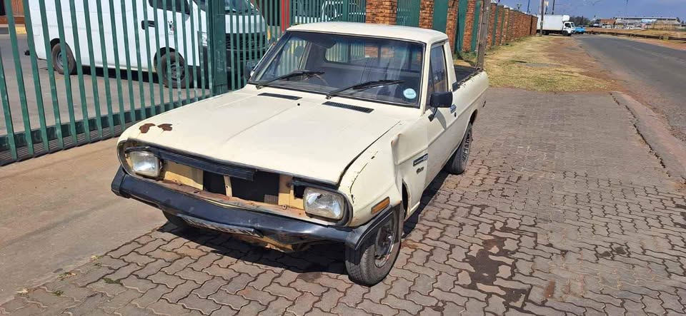 Nissan 1400 bakkie stripping for parts - Private Seller Nissan 1400 bakkie stripping for parts - Private Seller