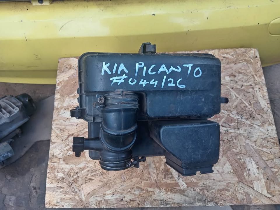2009 Kia Picanto G4HG engine and body parts for sale Call or WhatsApp - Private Seller