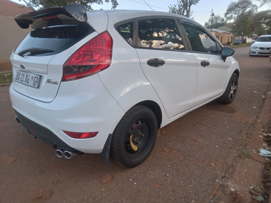 Used 2012 Ford Fiesta 5-door 1.6 Ambiente - Private Seller