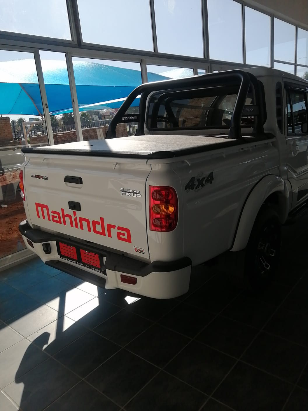 Mahindra double cab T cover and roll bar 