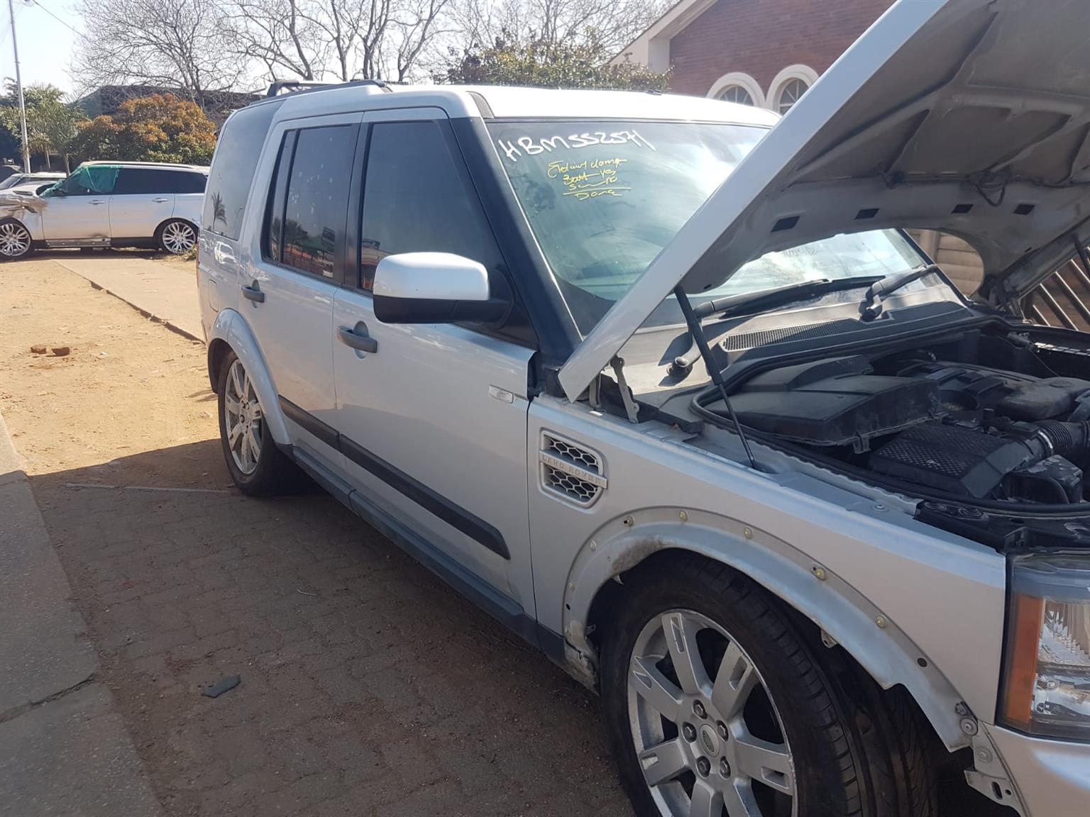 2013 Discovery 4 TDV6 3.0D SE Used Parts - Silver in colour