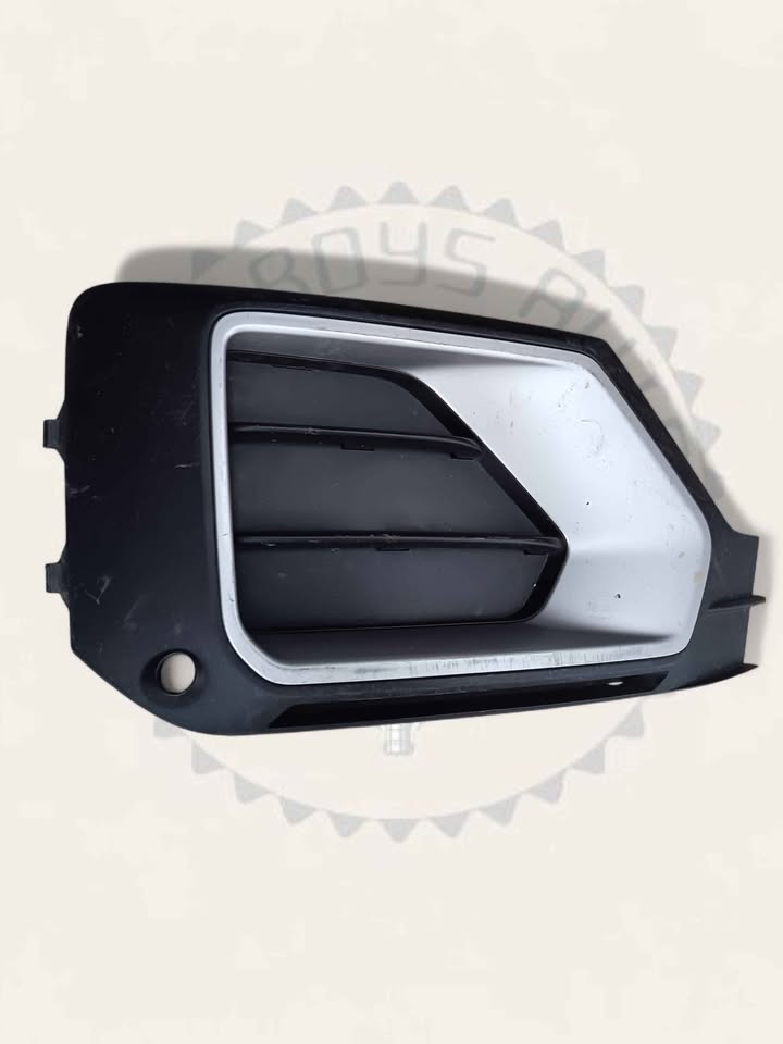 AUDI Q2 RIGHTSIDE FOG LIGHT COVER/GRILLE AVAILABLE FOR SALE - Private Seller AUDI Q2 RIGHTSIDE FOG LIGHT COVER/GRILLE AVAILABLE FOR SALE - Private Seller