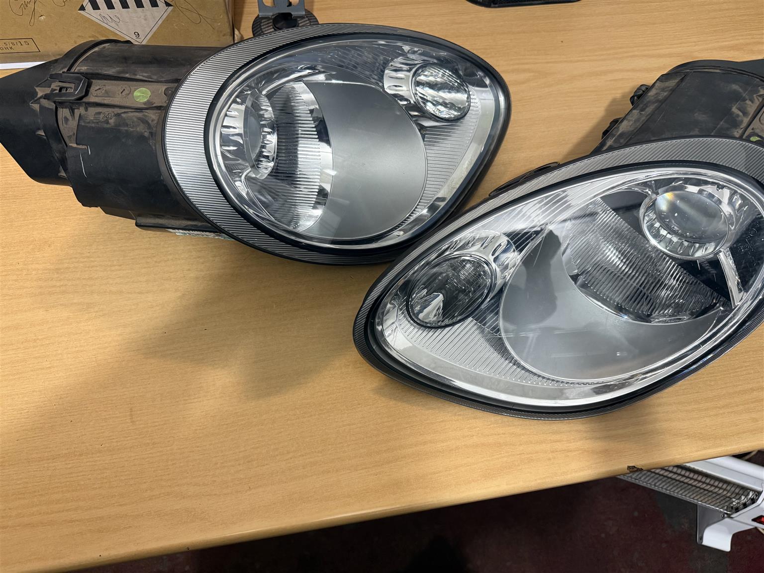 Porsche 987 Headlight - Private Seller Porsche 987 Headlight - Private Seller