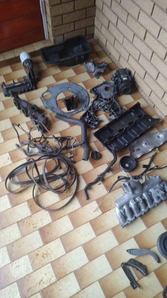 KIA Sorento 2.5 Diesel D4CB Engine Parts Stripped