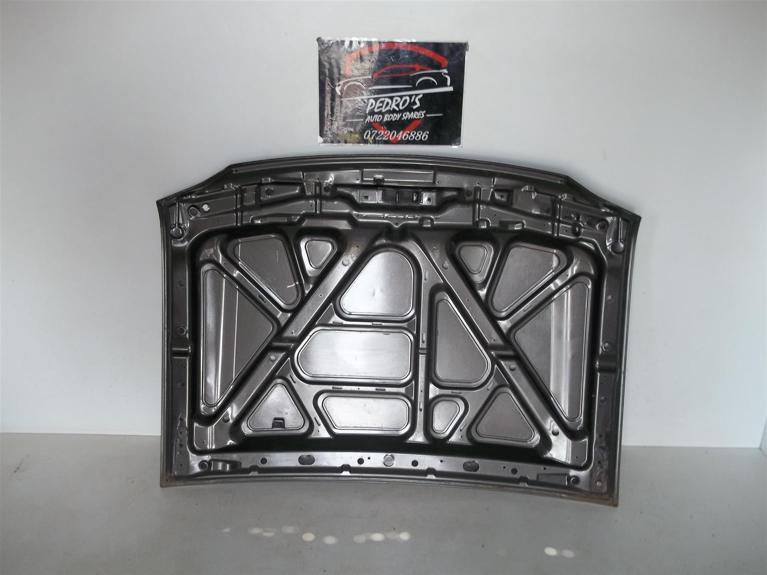 Nissan NP300 Double Cab Bonnet - Private Seller Nissan NP300 Double Cab Bonnet - Private Seller