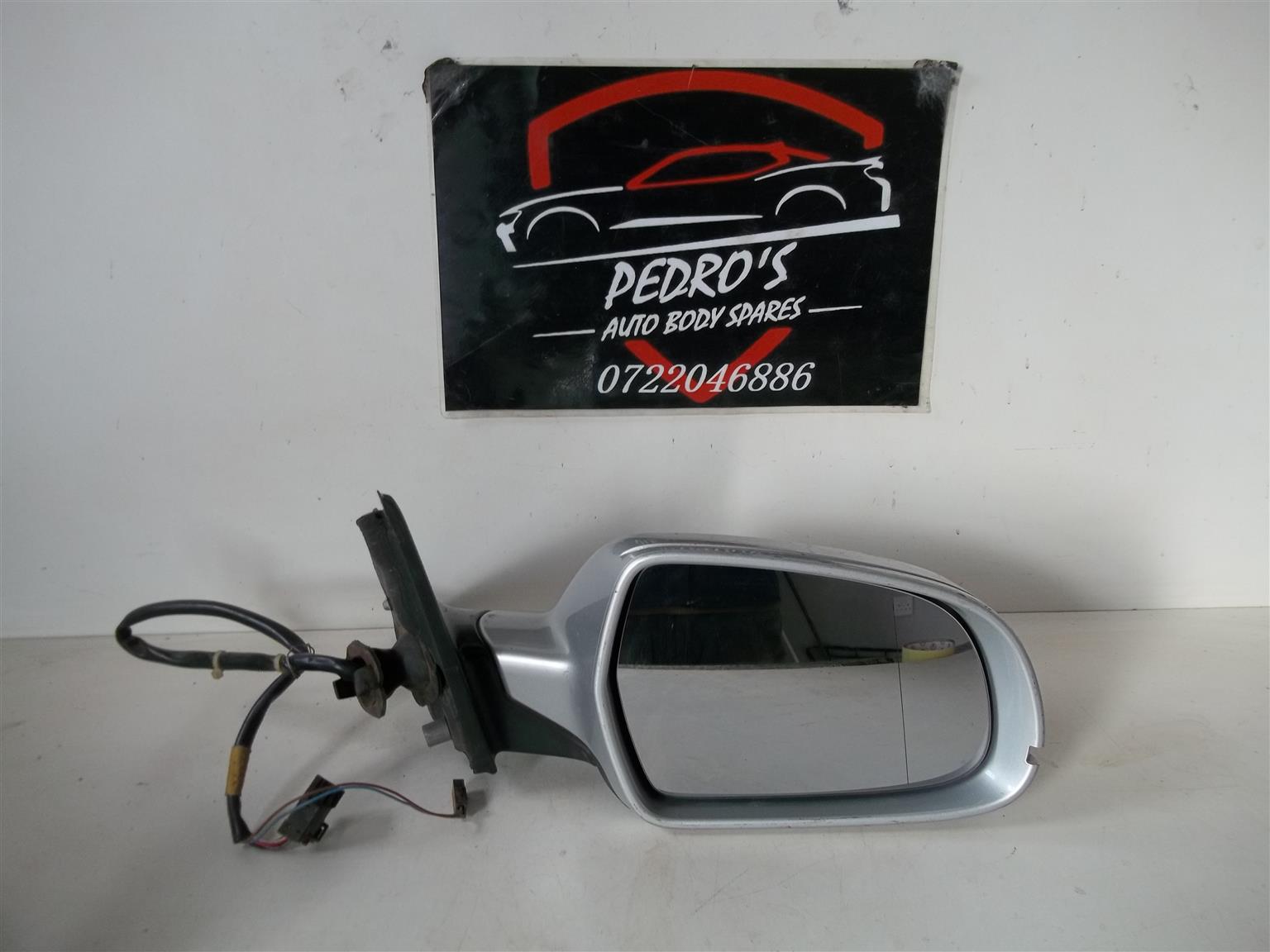 Audi A4 (B8) '08-'15 right mirror (Electric) - Private Seller Audi A4 (B8) '08-'15 right mirror (Electric) - Private Seller