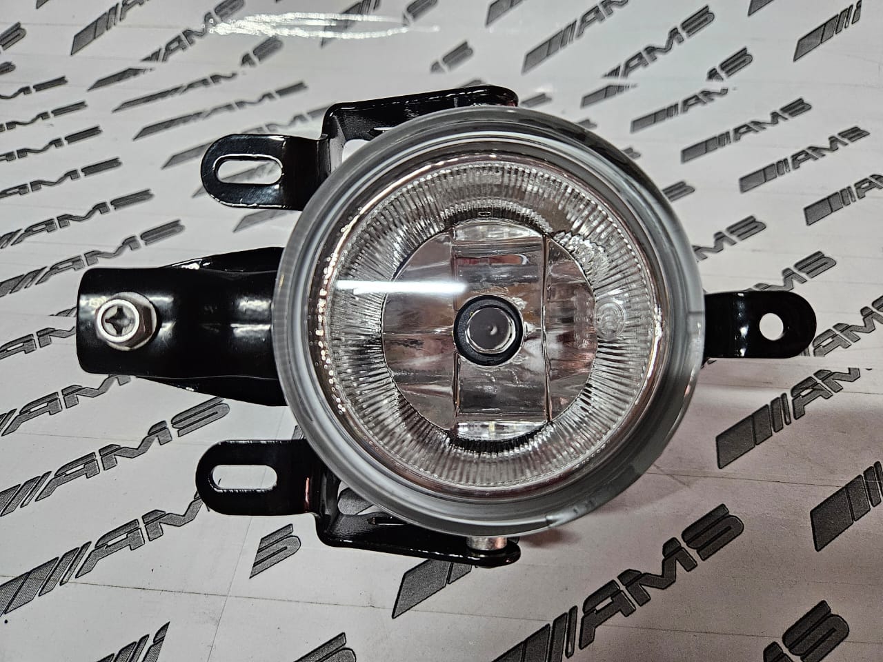 Illuminate Your Path with Pajero Gen 3 Fog Lights! - Private Seller Illuminate Your Path with Pajero Gen 3 Fog Lights! - Private Seller