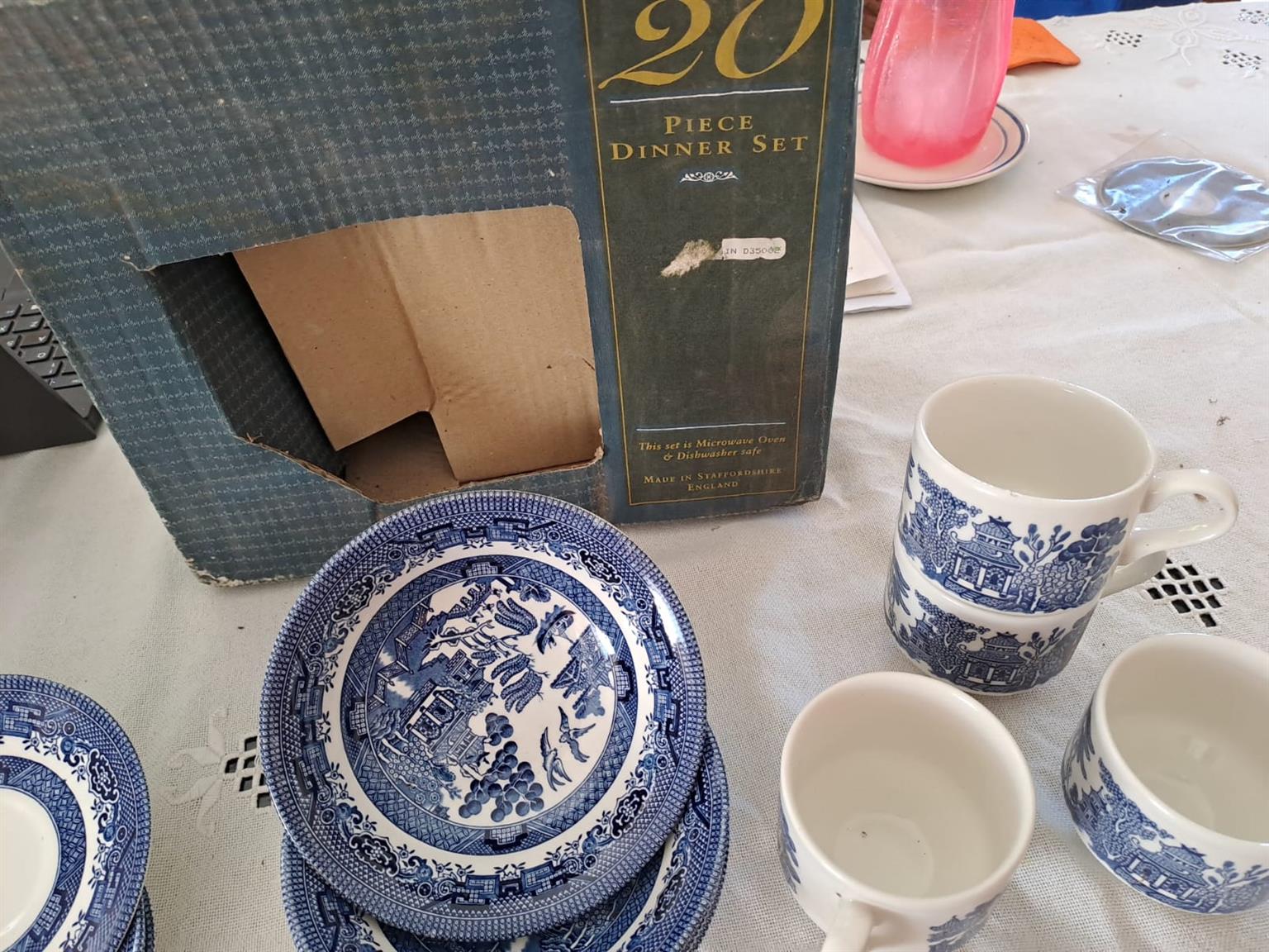 Chruchill willow 20 piece Dinner set